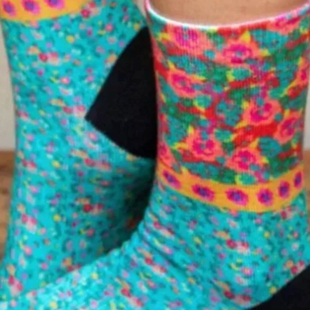 NATURAL LIFE: RAINBOW ๐ GARDEN SOCKS & TOTE SET - Picture 15 of 15